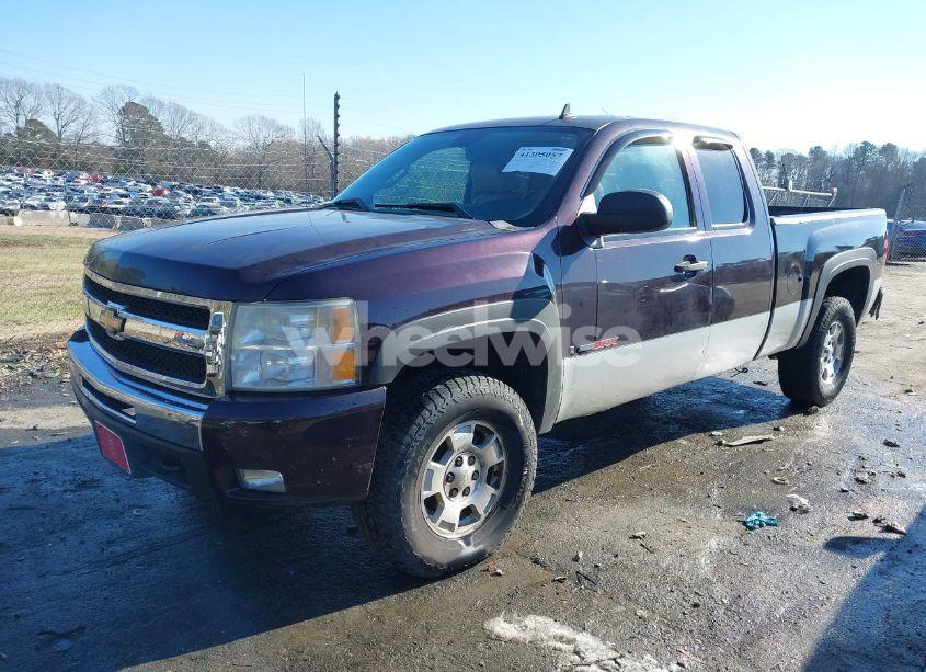 Photo 2 of 2008 Chevrolet Silverado 1500 LT1 (VIN 2GCFK19Y081135708)