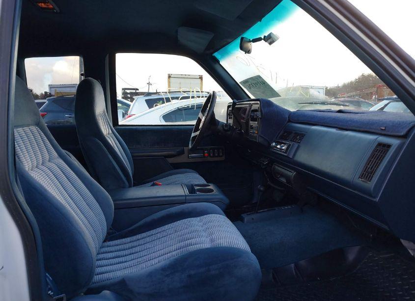 Photo 5 of 1994 Chevrolet Gmt-400 K2500 (VIN 2GCFK29K0R1112948)