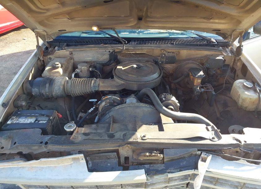 Photo 10 of 1992 Chevrolet Gmt-400 K2500 (VIN 2GCFK29K8N1128308)