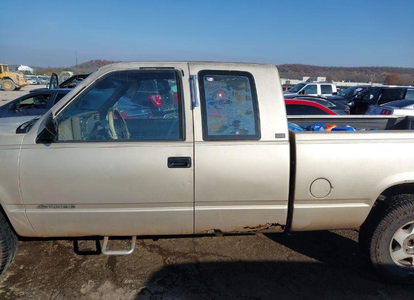 Photo 14 of 1992 Chevrolet Gmt-400 K2500 (VIN 2GCFK29K8N1128308)