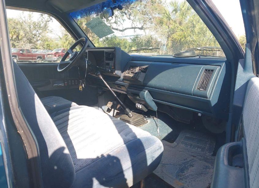 Photo 5 of 1992 Chevrolet Gmt-400 K2500 (VIN 2GCFK29KXN1223484)