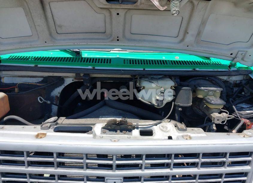 Photo 10 of 1992 Chevrolet G30 (VIN 2GCGG35Z8N4154016)