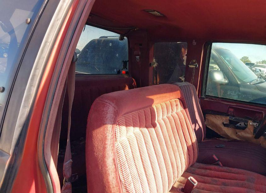 Photo 8 of 1989 Chevrolet Gmt-400 K2500 (VIN 2GCGK29K4K1237297)