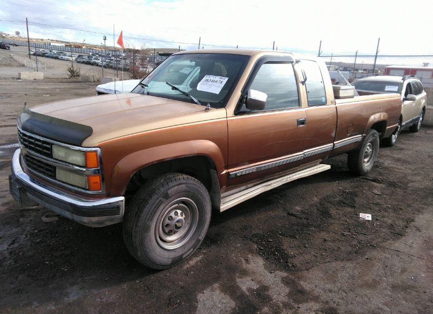 Photo 2 of 1990 Chevrolet Gmt-400 K2500 (VIN 2GCGK29K9L1167748)