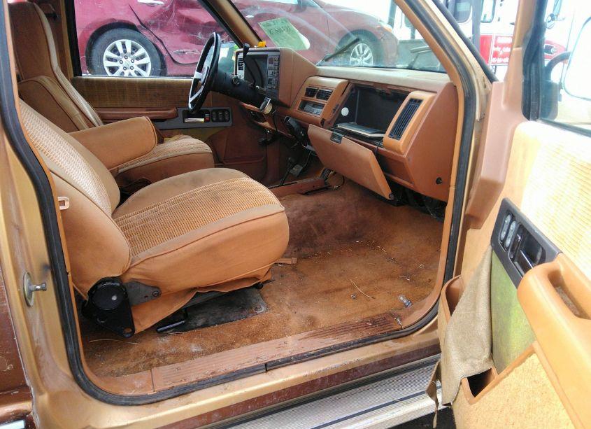 Photo 5 of 1990 Chevrolet Gmt-400 K2500 (VIN 2GCGK29K9L1167748)