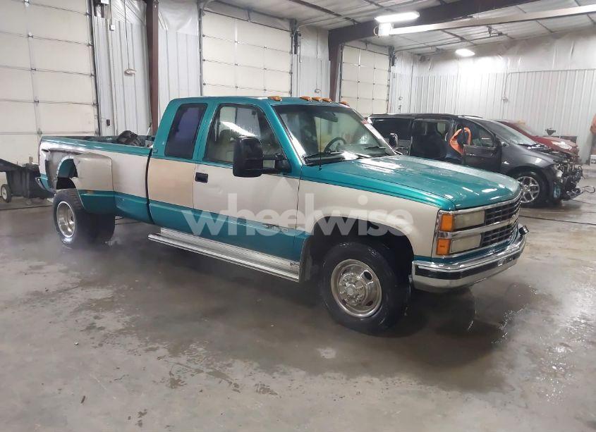 1993 Chevrolet Gmt-400 C3500 (VIN 2GCHC39N0P1113181) main photo