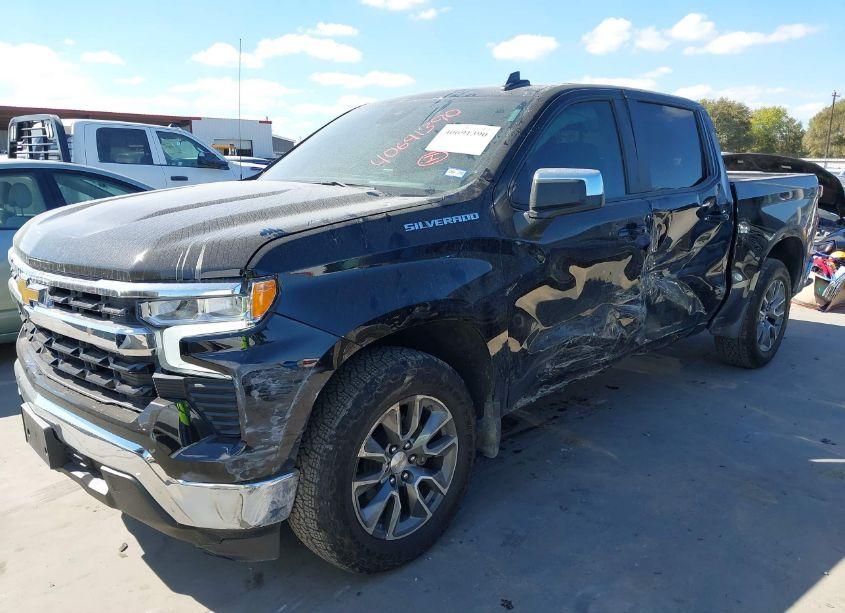 Photo 2 of 2024 Chevrolet Silverado 1500 2WD SHORT BED LT (VIN 2GCPACED4R1224060)