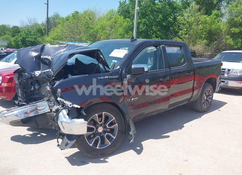 Photo 2 of 2022 Chevrolet Silverado 1500 2WD SHORT BED LT (VIN 2GCPACED8N1512111)