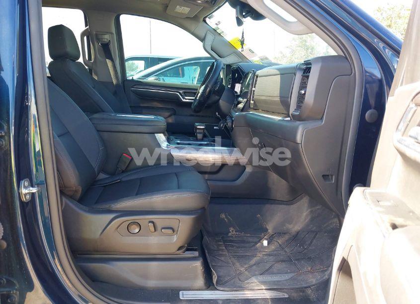 Photo 5 of 2022 Chevrolet Silverado 1500 (VIN 2GCPAEED5N1506651)