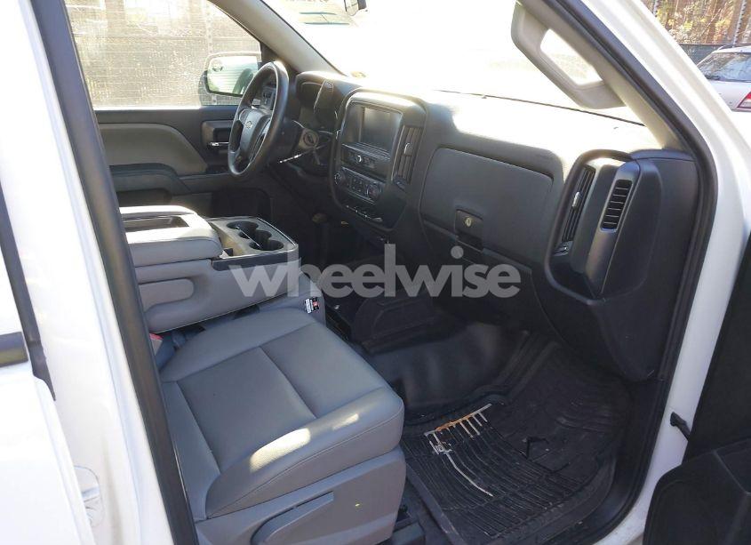 Photo 5 of 2019 Chevrolet Silverado 1500 LD WT (VIN 2GCRCNEC4K1182548)