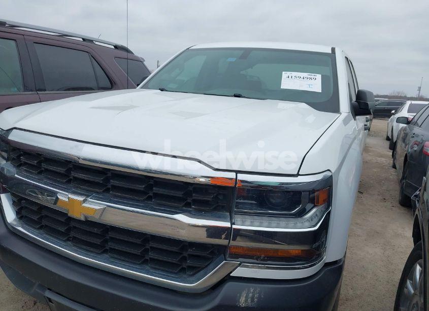 Photo 2 of 2019 Chevrolet Silverado 1500 LD WT (VIN 2GCRCNEC5K1214617)