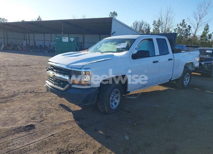 Photo 2 of 2019 Chevrolet Silverado 1500 LD WT (VIN 2GCRCNEC6K1223701)