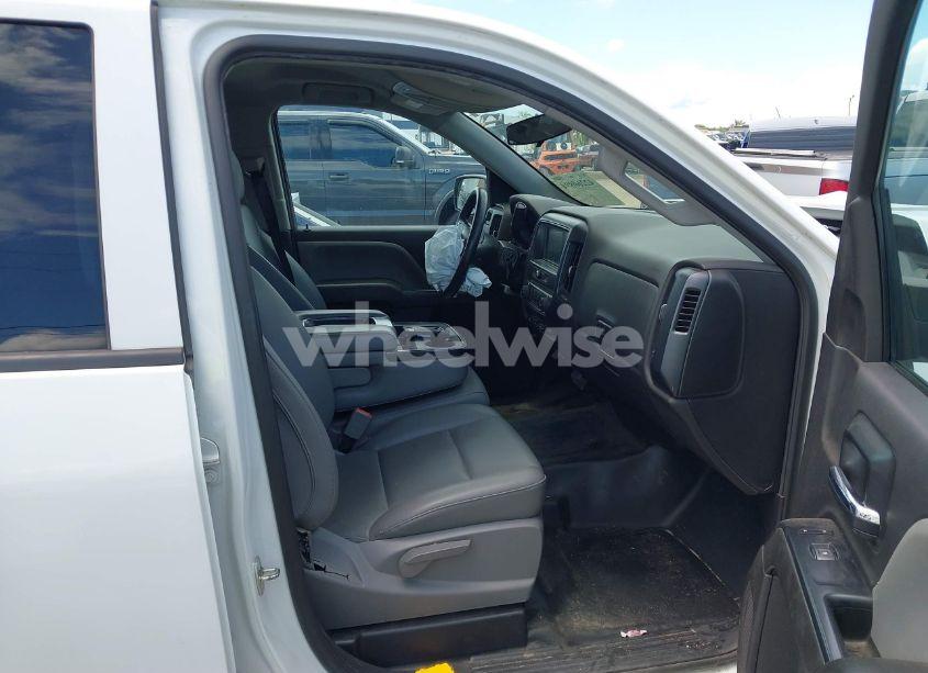 Photo 5 of 2019 Chevrolet Silverado 1500 LD WT (VIN 2GCRCNEC9K1127173)