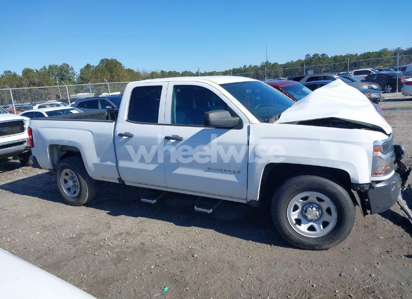 Photo 13 of 2019 Chevrolet Silverado 1500 LD (VIN 2GCRCNECXK1149456)