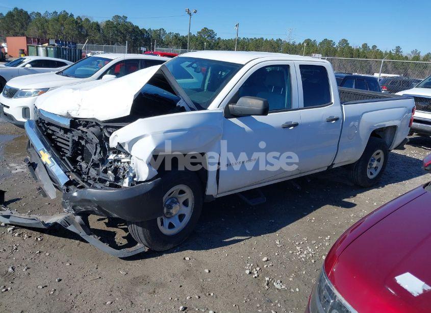 Photo 2 of 2019 Chevrolet Silverado 1500 LD (VIN 2GCRCNECXK1149456)