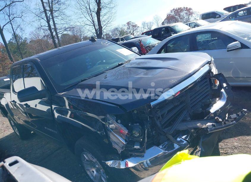 2019 Chevrolet Silverado 1500 LD LT (VIN 2GCRCPEC0K1160736) main photo