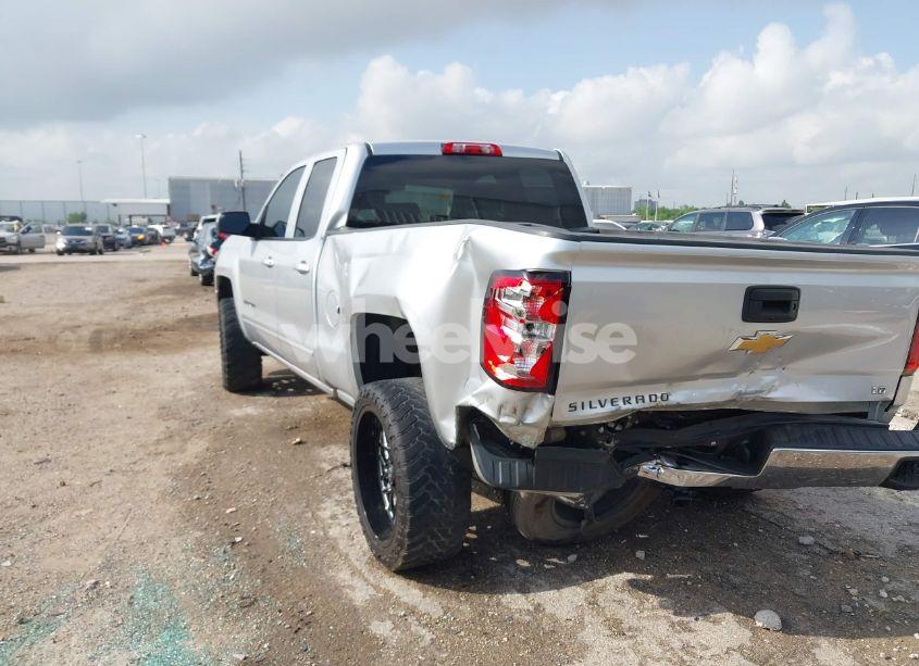 Photo 3 of 2019 Chevrolet Silverado 1500 LD LT (VIN 2GCRCPEC1K1123744)