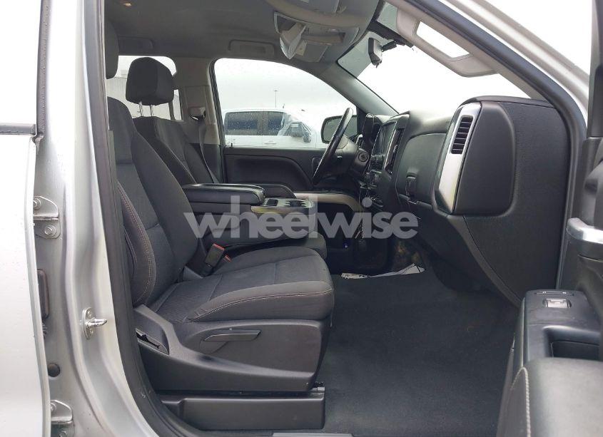 Photo 5 of 2019 Chevrolet Silverado 1500 LD LT (VIN 2GCRCPEC1K1123744)