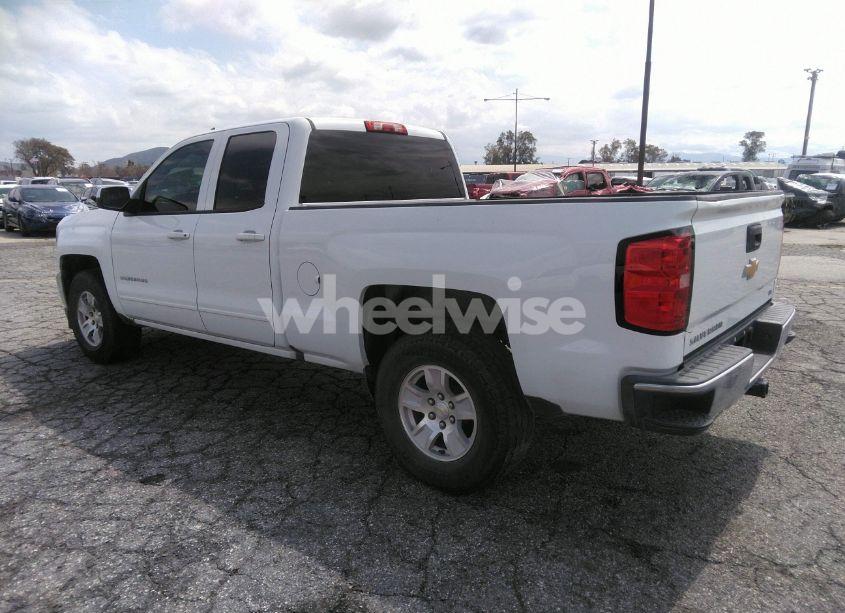 Photo 3 of 2019 Chevrolet Silverado 1500 LD LT (VIN 2GCRCPEC2K1149754)