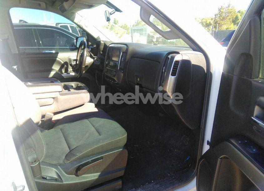 Photo 5 of 2019 Chevrolet Silverado 1500 LD LT (VIN 2GCRCPEC2K1149754)