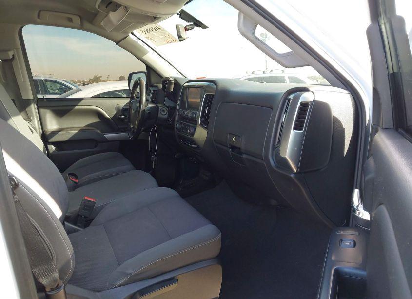 Photo 5 of 2019 Chevrolet Silverado 1500 LD LT (VIN 2GCRCPEC2K1164982)