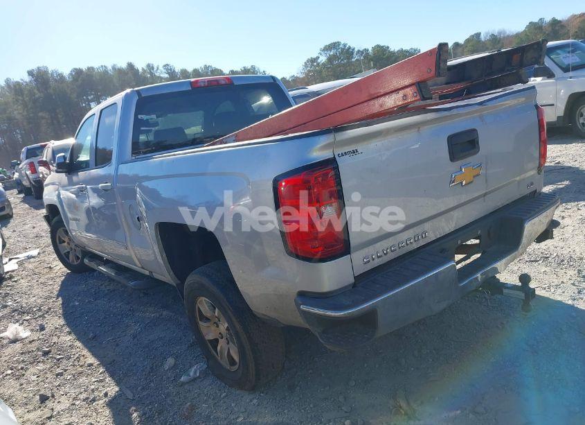 Photo 3 of 2019 Chevrolet Silverado 1500 LD LT (VIN 2GCRCPEC6K1155556)