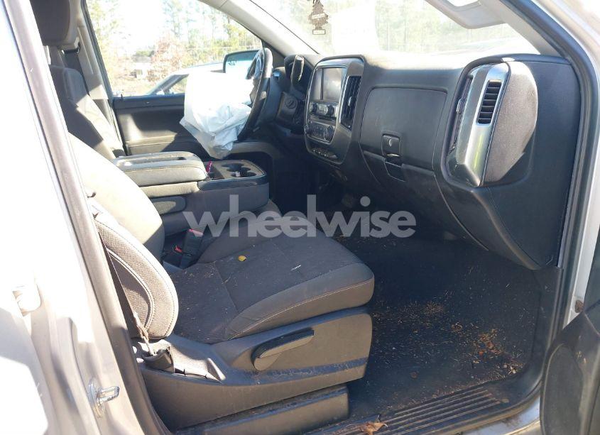 Photo 5 of 2019 Chevrolet Silverado 1500 LD LT (VIN 2GCRCPEC6K1155556)