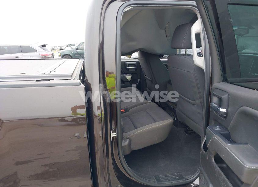 Photo 8 of 2019 Chevrolet Silverado 1500 LD LT (VIN 2GCRCPEC7K1115535)