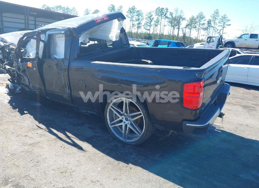 Photo 3 of 2019 Chevrolet Silverado 1500 LD LT (VIN 2GCRCPEC7K1120296)