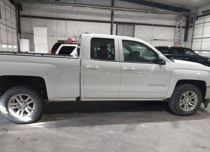 Photo 13 of 2019 Chevrolet Silverado 1500 LD LT (VIN 2GCRCPECXK1107025)