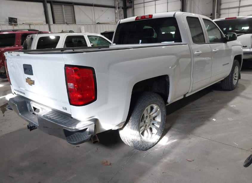 Photo 4 of 2019 Chevrolet Silverado 1500 LD LT (VIN 2GCRCPECXK1107025)