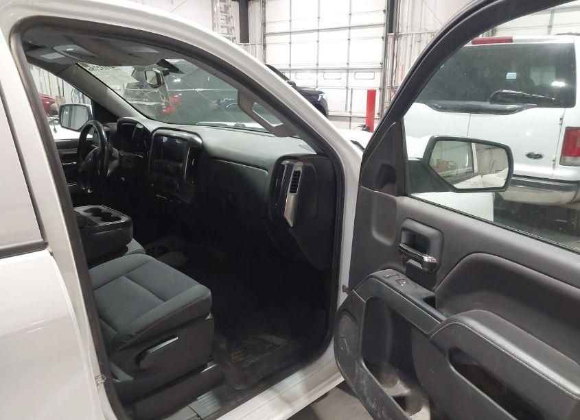 Photo 5 of 2019 Chevrolet Silverado 1500 LD LT (VIN 2GCRCPECXK1107025)