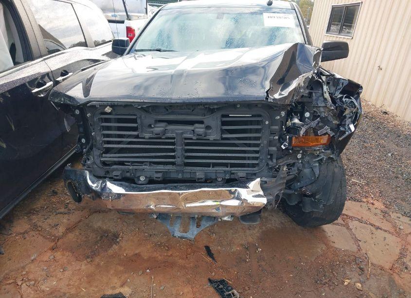 Photo 13 of 2019 Chevrolet Silverado 1500 LD LT (VIN 2GCRCPECXK1138369)