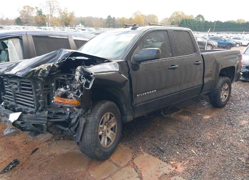 Photo 2 of 2019 Chevrolet Silverado 1500 LD LT (VIN 2GCRCPECXK1138369)
