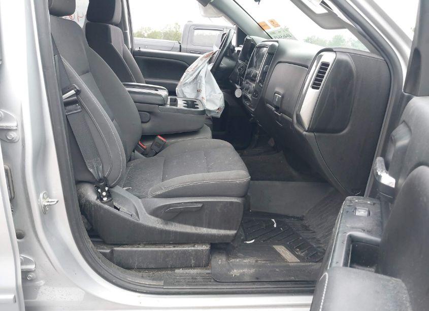 Photo 5 of 2018 Chevrolet Silverado 1500 1LT (VIN 2GCRCREC2J1104405)