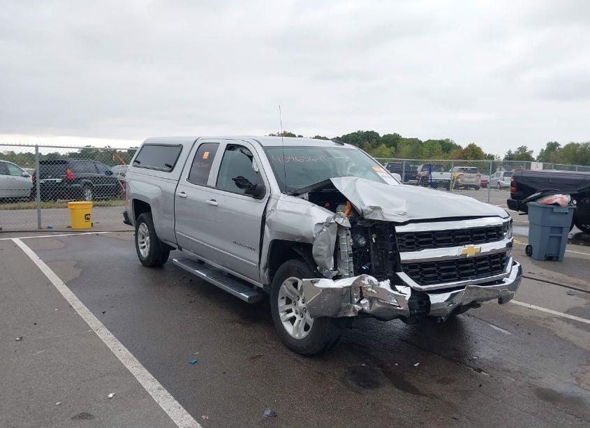 Photo 6 of 2018 Chevrolet Silverado 1500 1LT (VIN 2GCRCREC2J1104405)