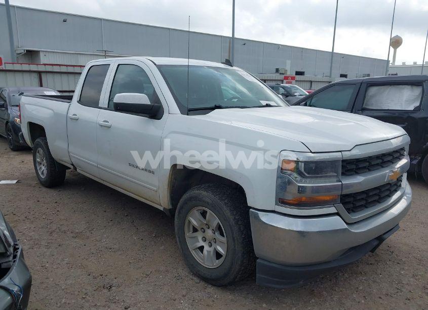 2018 Chevrolet Silverado 1500 1LT (VIN 2GCRCREC6J1110773) main photo
