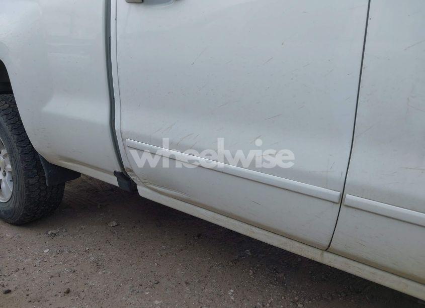 Photo 6 of 2018 Chevrolet Silverado 1500 1LT (VIN 2GCRCREC6J1110773)