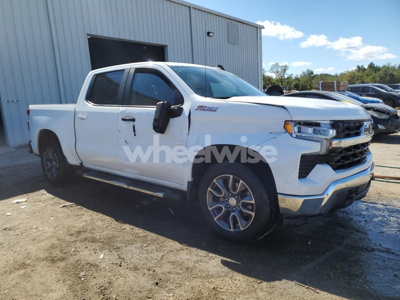 Photo 4 of 2022 CHEVROLET SILVERADO K1500 LT (VIN 2GCUDDED0N1517643)