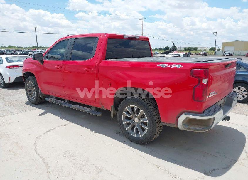 Photo 3 of 2022 Chevrolet Silverado 1500 4WD STANDARD BED LT (VIN 2GCUDDED3N1512503)