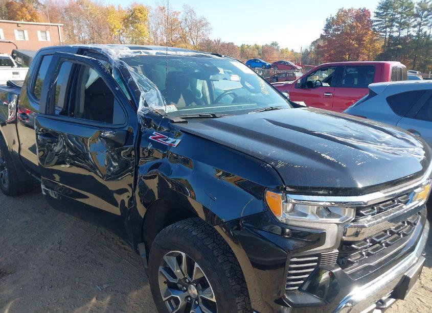 Photo 6 of 2023 Chevrolet Silverado 1500 4WD STANDARD BED LT (VIN 2GCUDDED4P1143024)