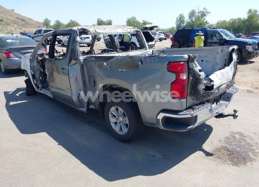 Photo 3 of 2024 Chevrolet Silverado 1500 (VIN 2GCUDDEDXR1135111)