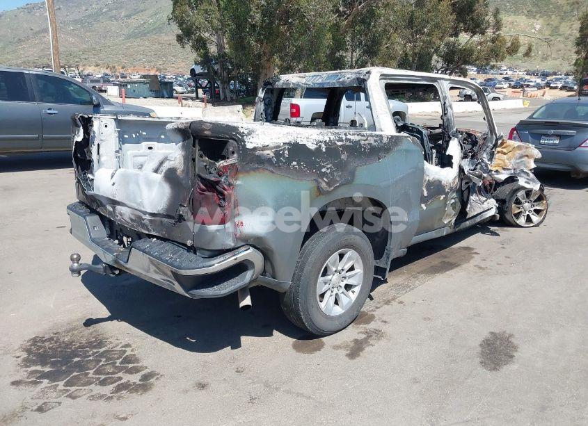 Photo 4 of 2024 Chevrolet Silverado 1500 (VIN 2GCUDDEDXR1135111)