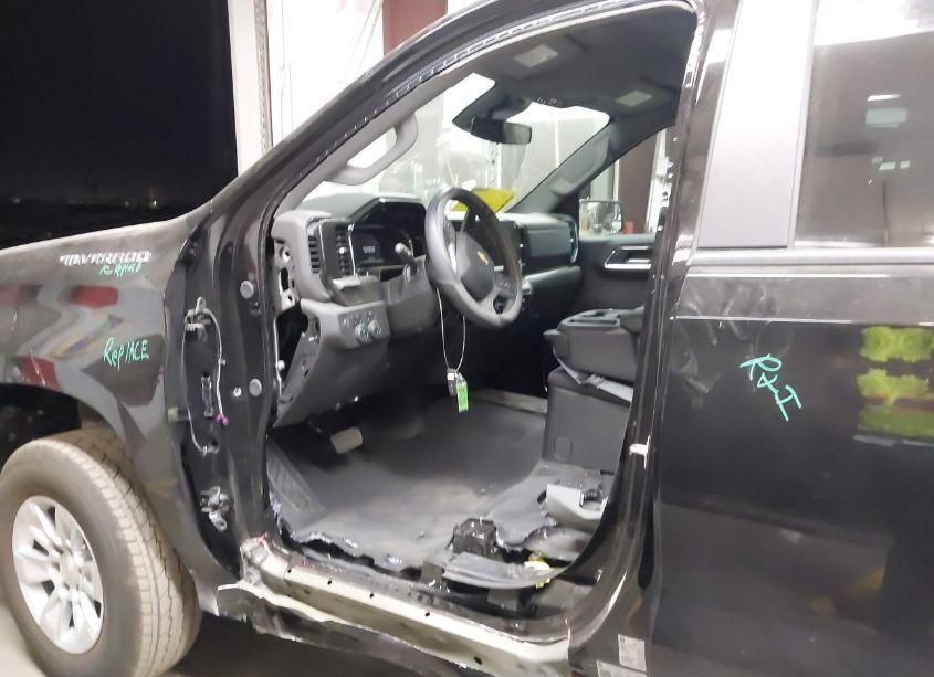 Photo 6 of 2024 Chevrolet Silverado 1500 4WD SHORT BED LT (VIN 2GCUDDEDXR1208736)