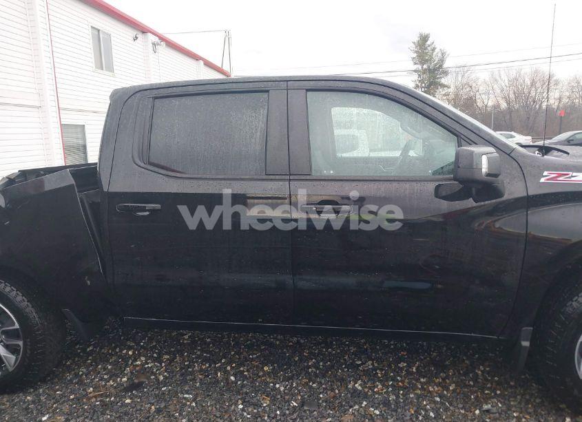 Photo 13 of 2024 Chevrolet Silverado 1500 4WD SHORT BED RST (VIN 2GCUDEED1R1239346)
