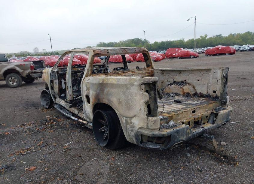 Photo 3 of 2022 Chevrolet Silverado 1500 4WD SHORT BED RST (VIN 2GCUDEED2N1518119)