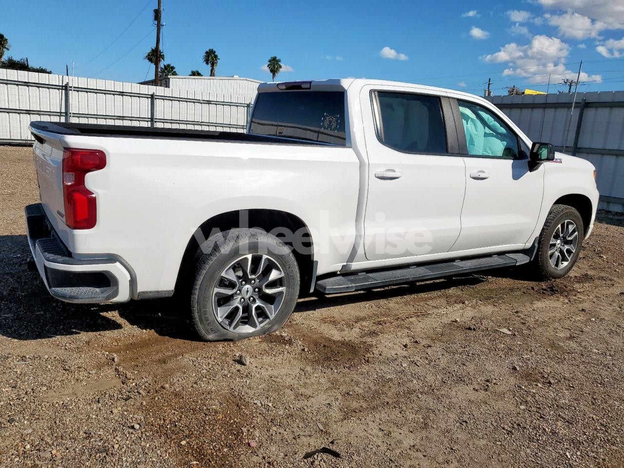 Photo 3 of 2022 CHEVROLET SILVERADO K1500 RST (VIN 2GCUDEED2N1518296)