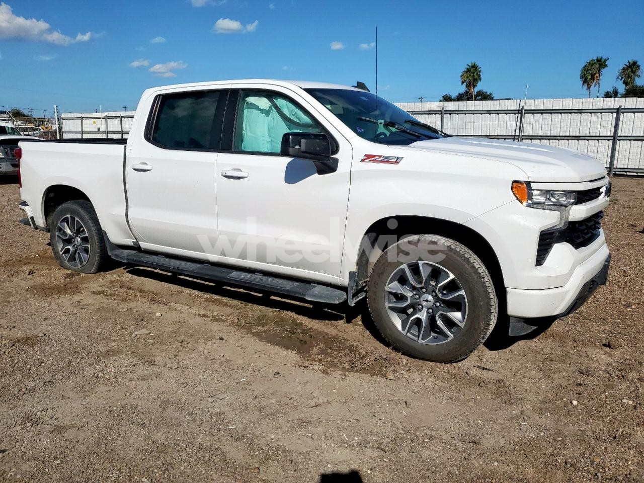 Photo 4 of 2022 CHEVROLET SILVERADO K1500 RST (VIN 2GCUDEED2N1518296)