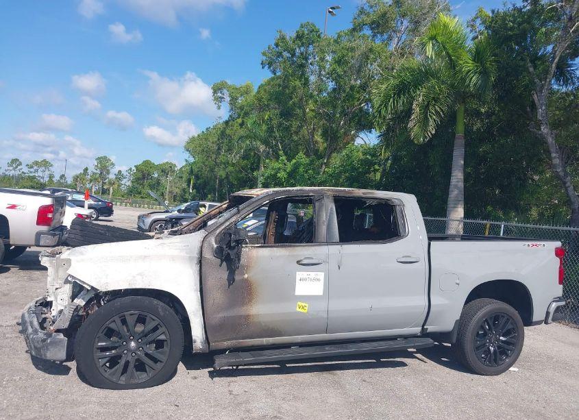 Photo 12 of 2024 Chevrolet Silverado 1500 (VIN 2GCUDEED2R1228369)