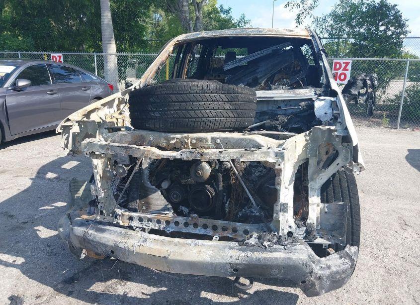 Photo 6 of 2024 Chevrolet Silverado 1500 (VIN 2GCUDEED2R1228369)